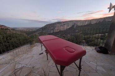 How Energy Healing Works: A Beginner’s Guide